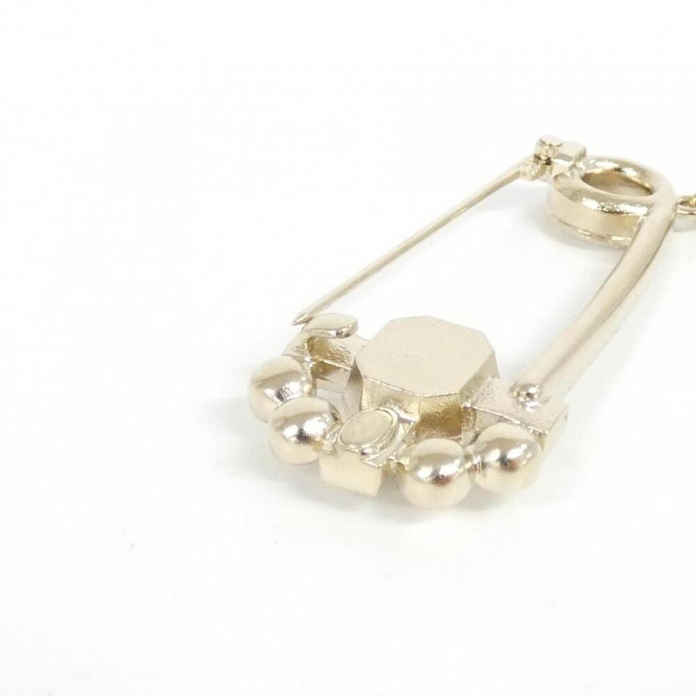 CHANEL Pink Brooch - Picture 3 of 3